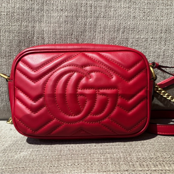 Gucci Red Chevron Quilted Crossbody Bag - Picture 4 of 6